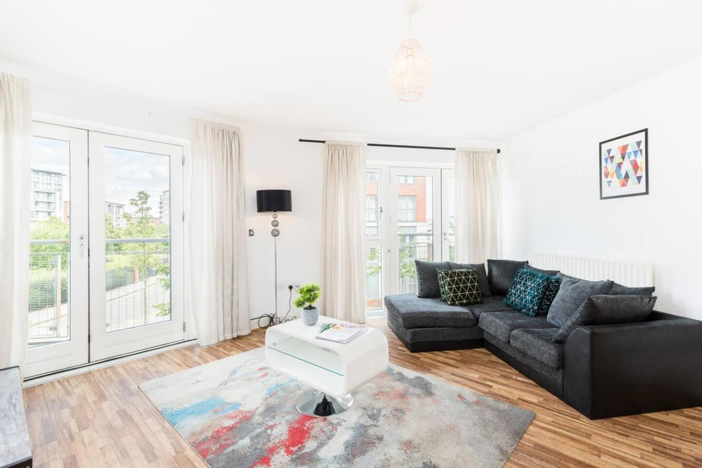 Spacious Centre - Balcony - Smart Tv - Wifi- 448a Birmingham